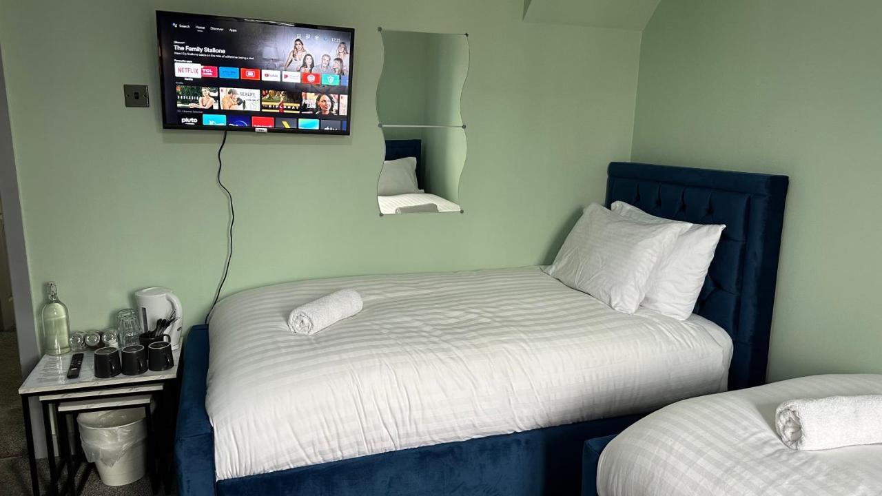 Homestay In Уолсал Екстериор снимка