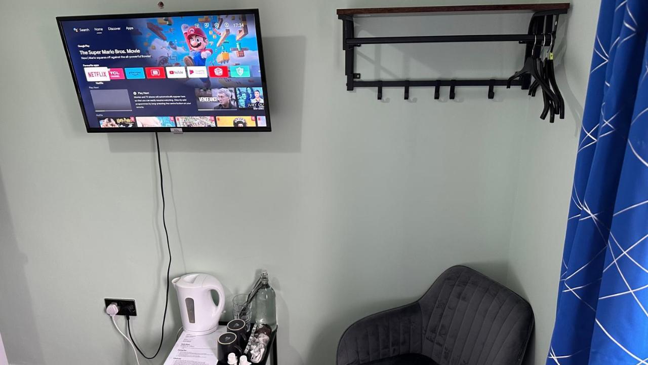 Homestay In Уолсал Екстериор снимка