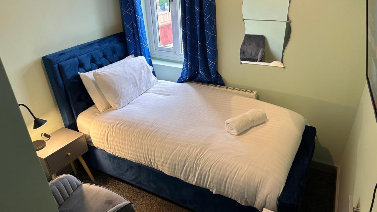 Homestay In Уолсал Екстериор снимка