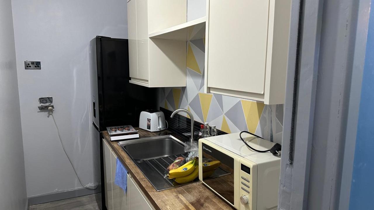 Homestay In Уолсал Екстериор снимка