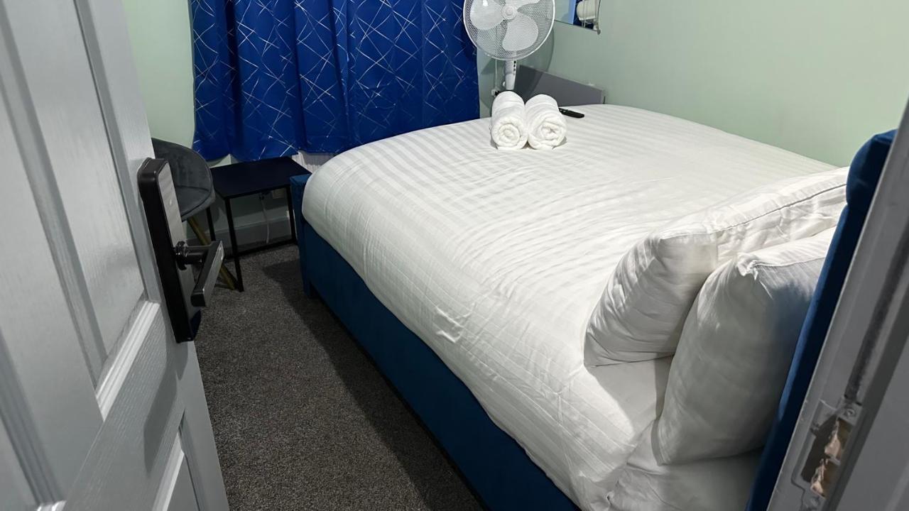 Homestay In Уолсал Екстериор снимка