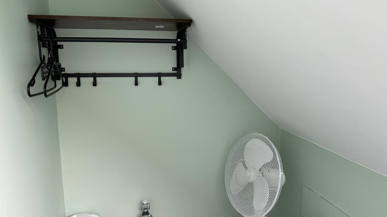 Homestay In Уолсал Екстериор снимка