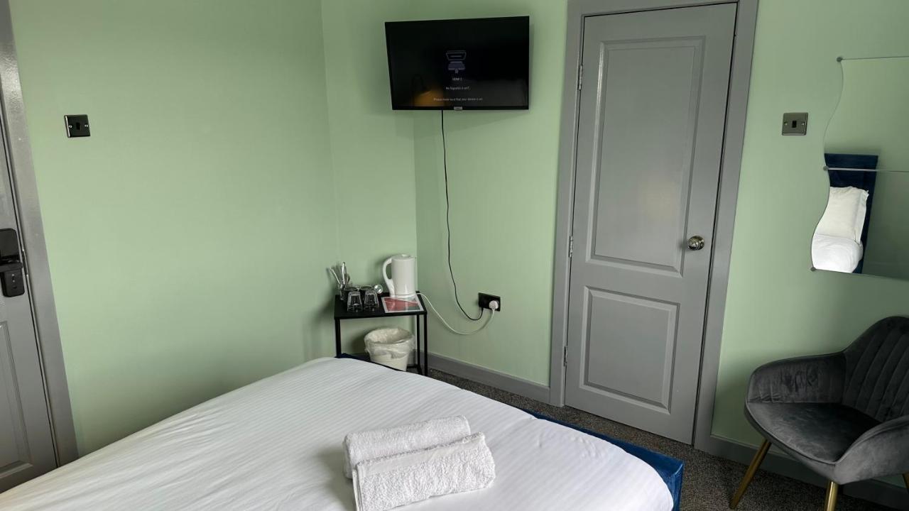 Homestay In Уолсал Екстериор снимка