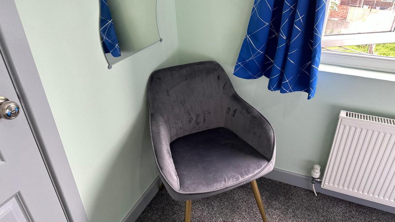 Homestay In Уолсал Екстериор снимка